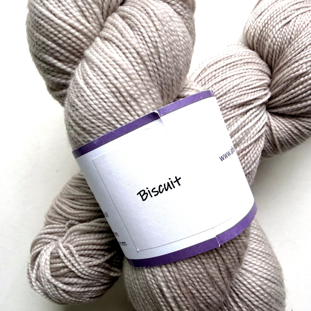 A Hundred Ravens Superwash Merino Wool Fingering Yarn, Zagros